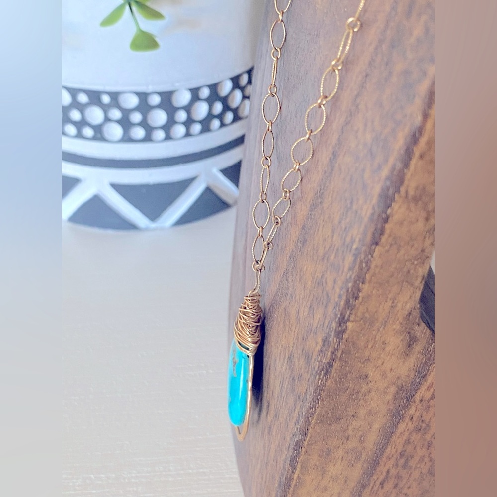 Gorgeous Sterling silver Gold Filled natural Turquoise stone pendant necklace. - Picture 2 of 7